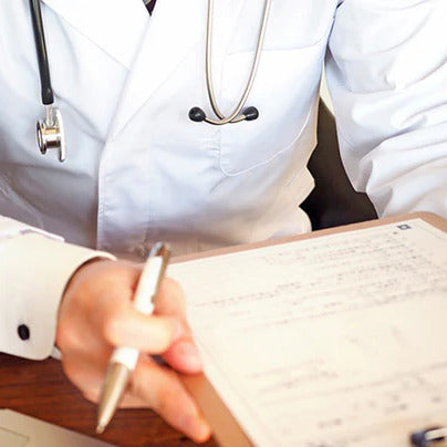 カラコンの安全・安心な買い方とは?処方箋や眼科での検査は必須なの?