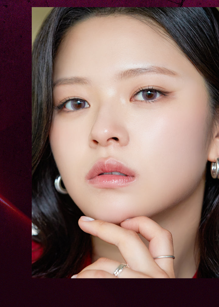 クリアライラック(Clear Lilac)を装用したTwice Jeongyeon(トゥワイス ジョンヨン)の画像  | スウィートワンマンス ガールクラッシュ Sweet 1 Month Girlcrush monthly カラコン カラーコンタクト
