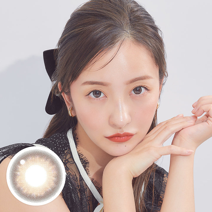 板野友美(ともちん) イメージモデル 、着色直径が13.8mmのカラコン